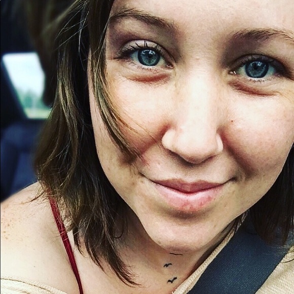 Meet your Posher, Mary Moon🌙 ✨ - Picture 1 of 8